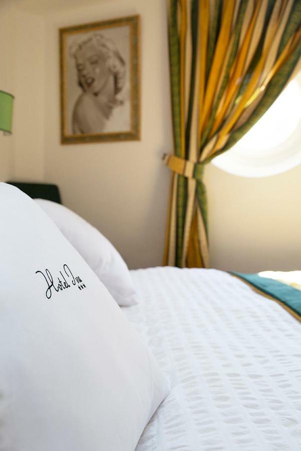 Hotel Iva Диано Марина Екстериор снимка